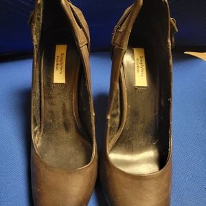 Vera Wang heels